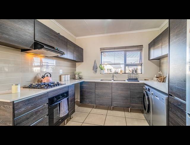 2 BEDROOM APARTMENT FOR SALE IN GREENSTONE HILL
